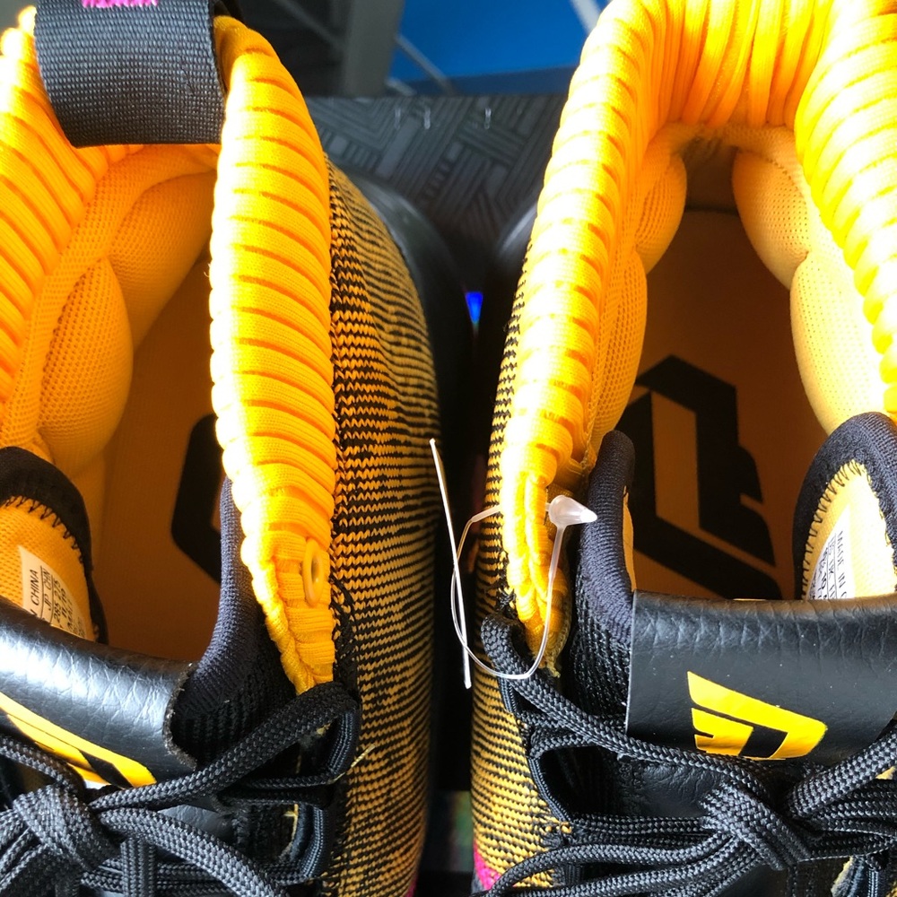 Adidas | men shoes - Picture 11 of 12